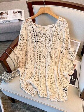 Beige Casual Women's Plus Size Floral Round Neck Batwing Sleeve Sweater Pullover